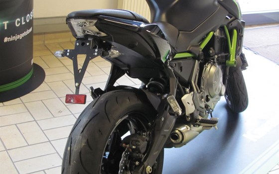 Umgebautes Motorrad Kawasaki Z650 von Brand und Dowalil Motorradhandel - Bild 2 Umgebautes Motorrad Kawasaki Z650 von Brand und Dowalil Motorradhandel - Bild 2