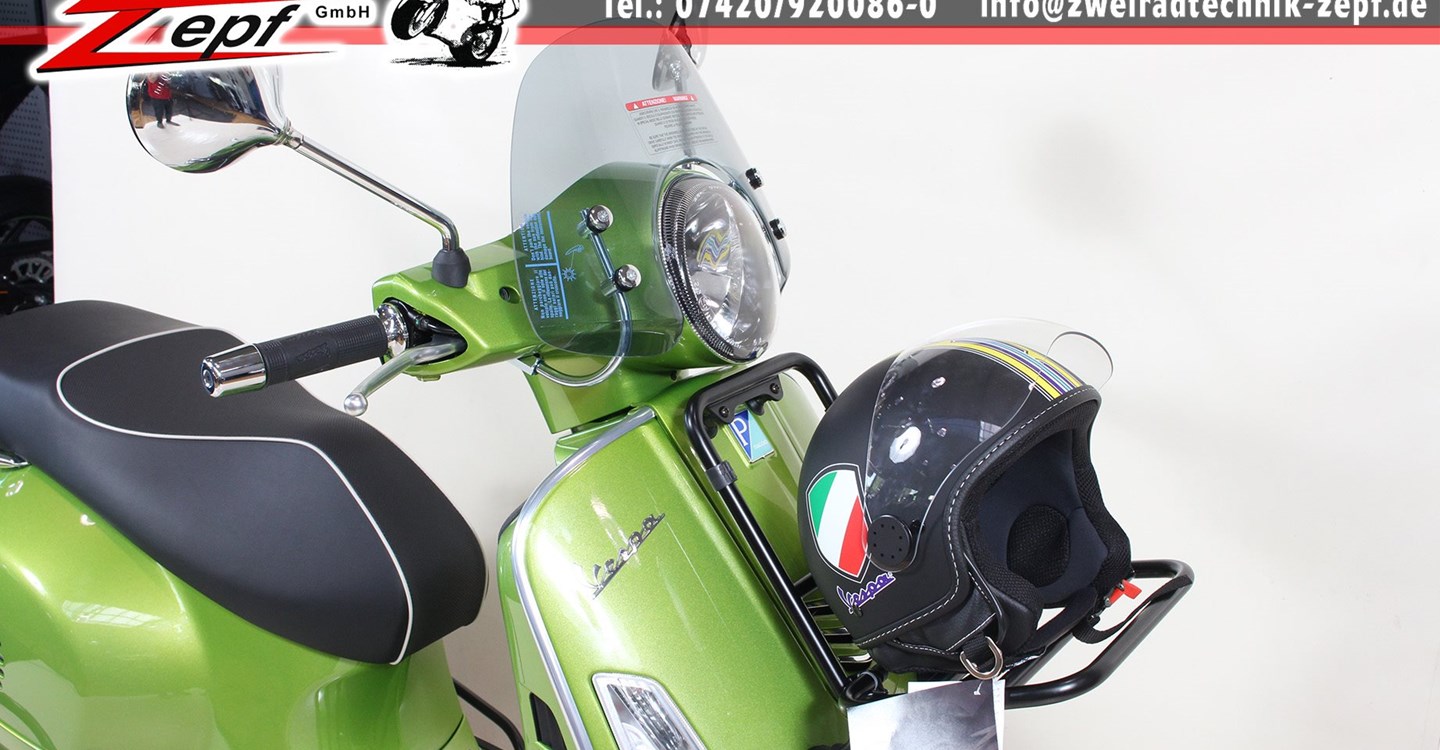 Umbgebautes Motorrad Vespa GTS 300 i.e. Super