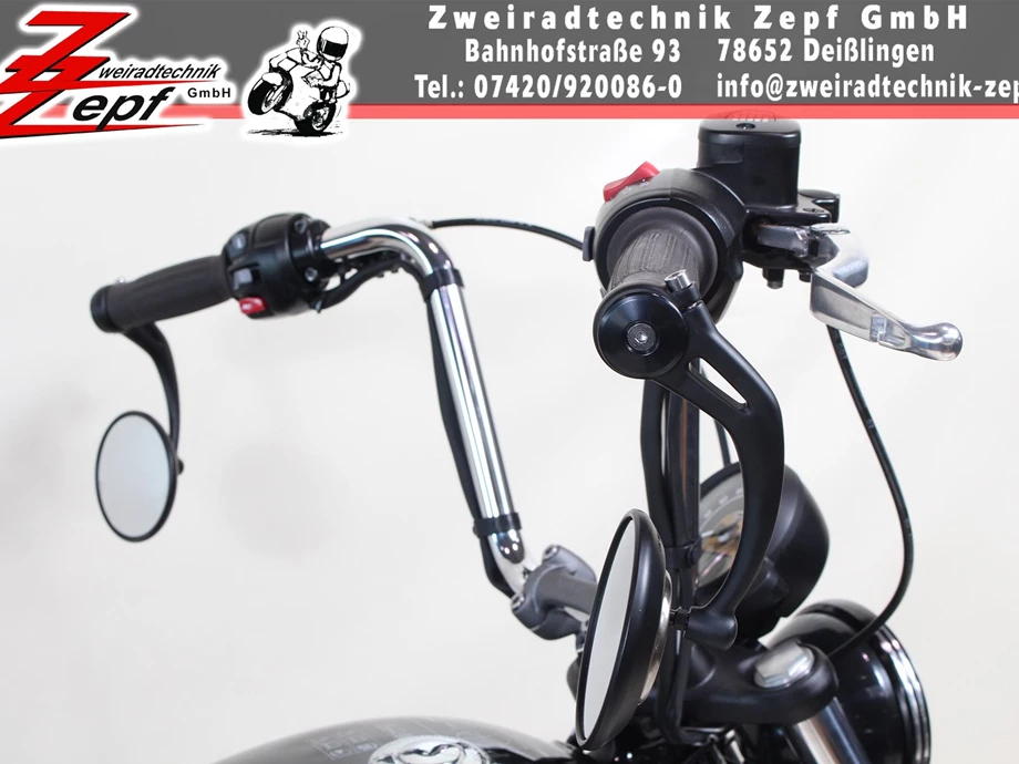 Umbgebautes Motorrad Triumph Bonneville Bobber Bild 10: Umbgebautes Motorrad Triumph Bonneville Bobber