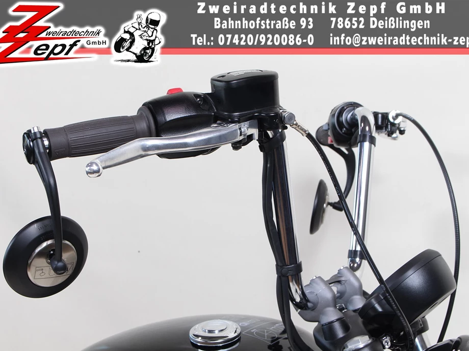 Umbgebautes Motorrad Triumph Bonneville Bobber Bild 11: Umbgebautes Motorrad Triumph Bonneville Bobber