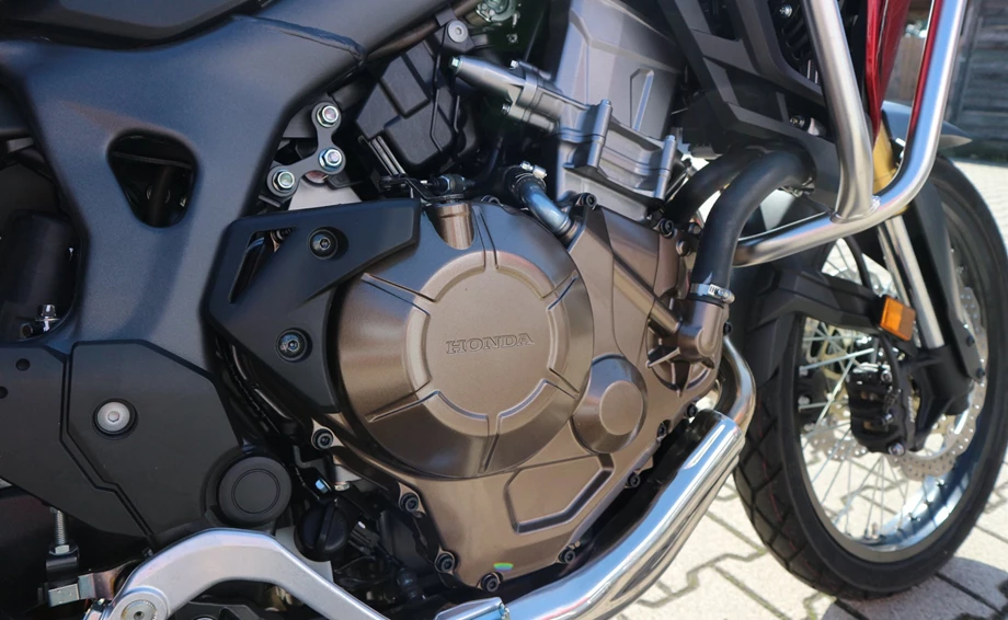Rebuilt motorbike Honda CRF1000L Africa Twin Bild 12: Rebuilt motorbike Honda CRF1000L Africa Twin