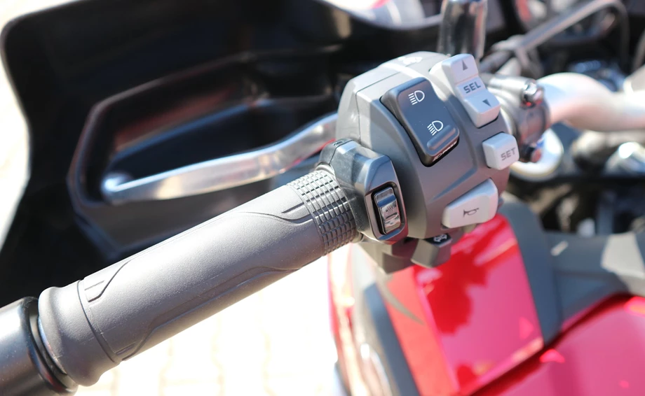 Rebuilt motorbike Honda CRF1000L Africa Twin Bild 21: Rebuilt motorbike Honda CRF1000L Africa Twin