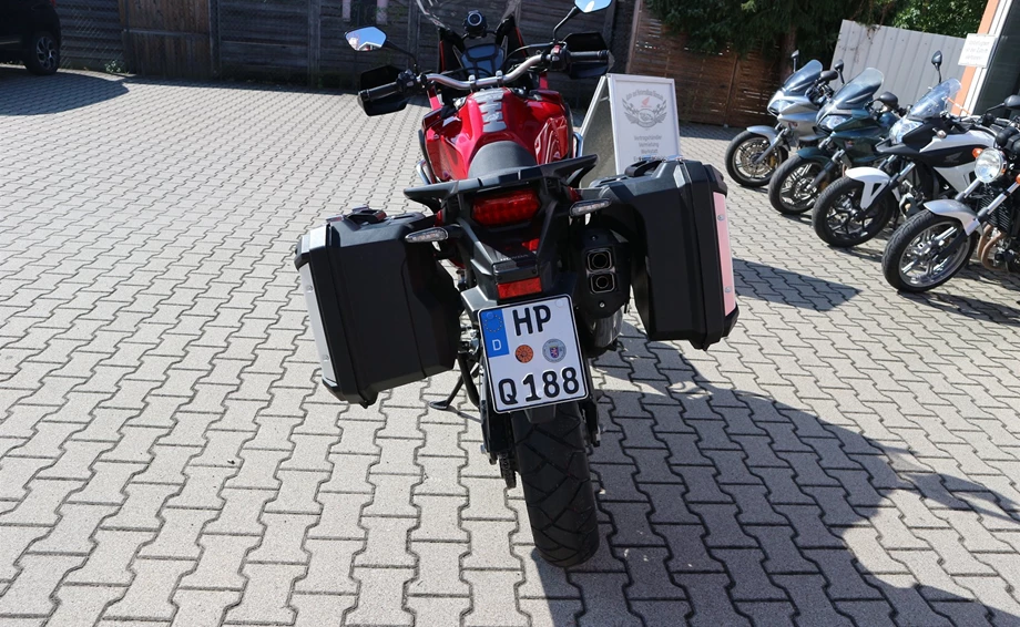 Rebuilt motorbike Honda CRF1000L Africa Twin Bild 4: Rebuilt motorbike Honda CRF1000L Africa Twin