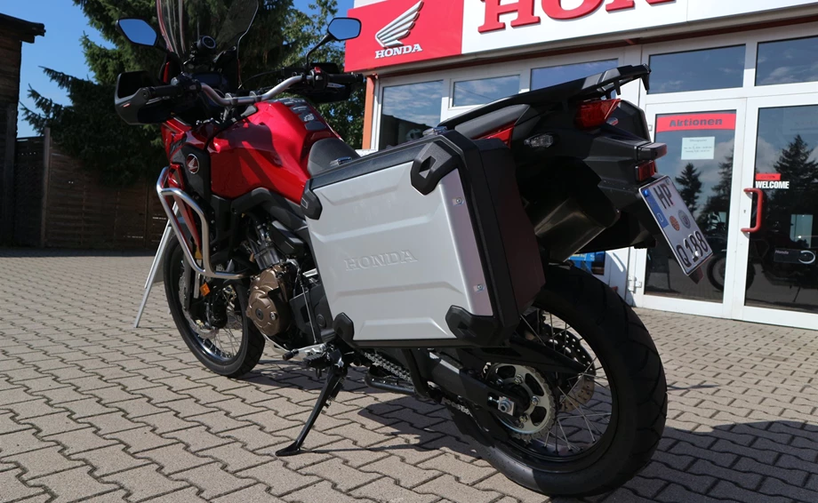 Rebuilt motorbike Honda CRF1000L Africa Twin Bild 6: Rebuilt motorbike Honda CRF1000L Africa Twin