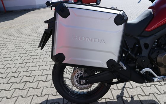 Umgebautes Motorrad Honda CRF1000L Africa Twin von Auto-und Motorradhaus Bürstadt GmbH - Bild 7 Umgebautes Motorrad Honda CRF1000L Africa Twin von Auto-und Motorradhaus Bürstadt GmbH - Bild 7