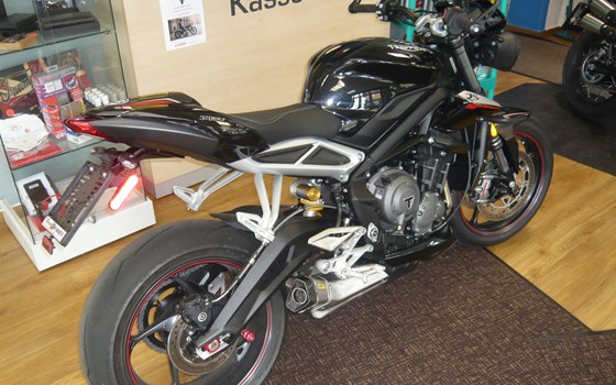 Umgebautes Motorrad Triumph Street Triple 765 RS von Zweirad Wimmer GmbH, KTM & Husqvarna Vertragshändler - Bild 2 Umgebautes Motorrad Triumph Street Triple 765 RS von Zweirad Wimmer GmbH, KTM & Husqvarna Vertragshändler - Bild 2