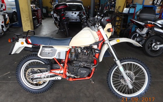 Umgebautes Motorrad KTM 350 GS von HK-Technik Kemeter OG - Bild 2 Umgebautes Motorrad KTM 350 GS von HK-Technik Kemeter OG - Bild 2