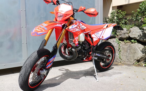 Umgebautes Motorrad Beta RR 300 2T von Akratec - Bild 6