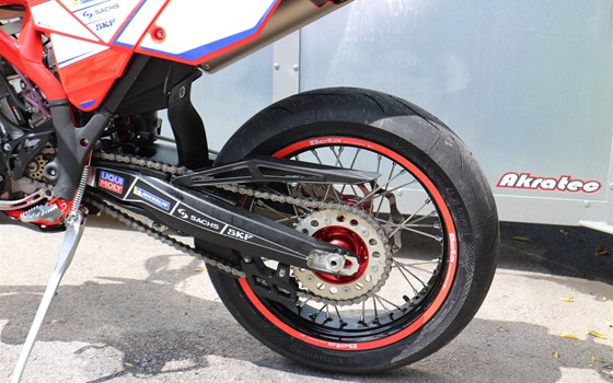 Umgebautes Motorrad Beta RR 300 2T von Akratec - Bild 7