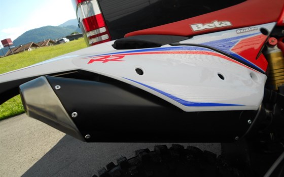 Umgebautes Motorrad Beta RR 498 4T von Akratec - Bild 1