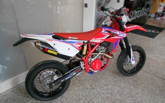 Umgebautes Motorrad Beta RR 498 4T von Akratec - Bild 3