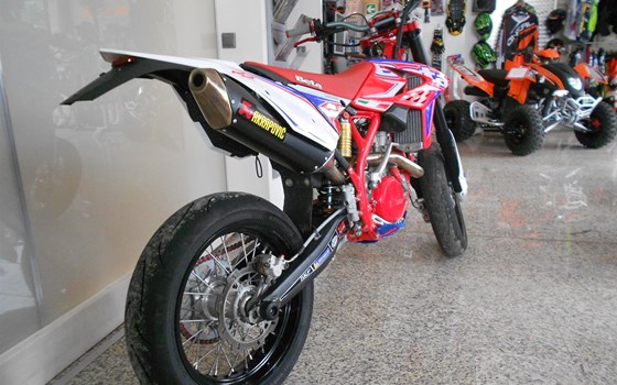 Umgebautes Motorrad Beta RR 498 4T von Akratec - Bild 5