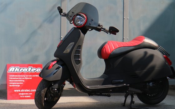 Umgebautes Motorrad Vespa GTS 125 i.e. Super Sport von Akratec - Bild 1