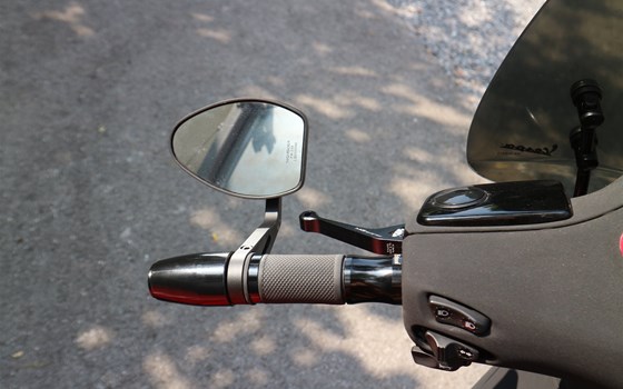 Umgebautes Motorrad Vespa GTS 125 i.e. Super Sport von Akratec - Bild 2