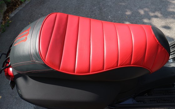 Umgebautes Motorrad Vespa GTS 125 i.e. Super Sport von Akratec - Bild 3