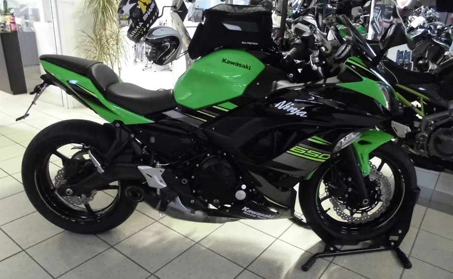 Umbgebautes Motorrad Kawasaki Ninja 650 KRT Bild 2: Umbgebautes Motorrad Kawasaki Ninja 650 KRT