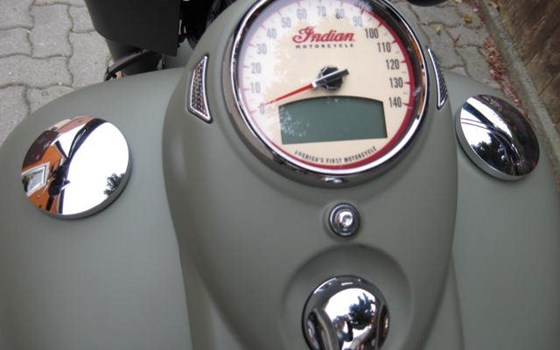 Umgebautes Motorrad Indian Chief Bomber von Spocks Motorcycles GmbH - Bild 6 Umgebautes Motorrad Indian Chief Bomber von Spocks Motorcycles GmbH - Bild 6