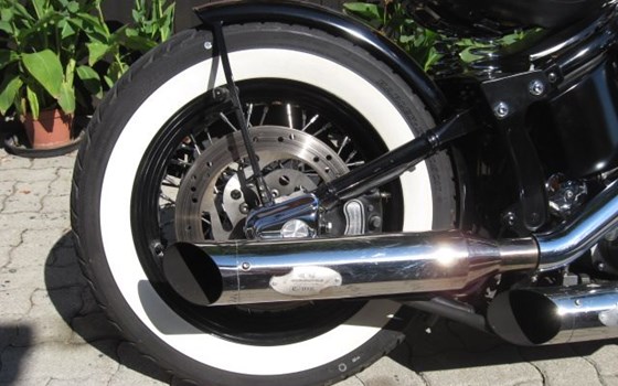 Umgebautes Motorrad Harley-Davidson Custom Bike von Spocks Motorcycles GmbH - Bild 2 Umgebautes Motorrad Harley-Davidson Custom Bike von Spocks Motorcycles GmbH - Bild 2