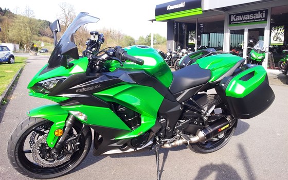Umgebautes Motorrad Kawasaki Z1000SX von Motorradhaus Löhmer GmbH - Bild 4 Umgebautes Motorrad Kawasaki Z1000SX von Motorradhaus Löhmer GmbH - Bild 4