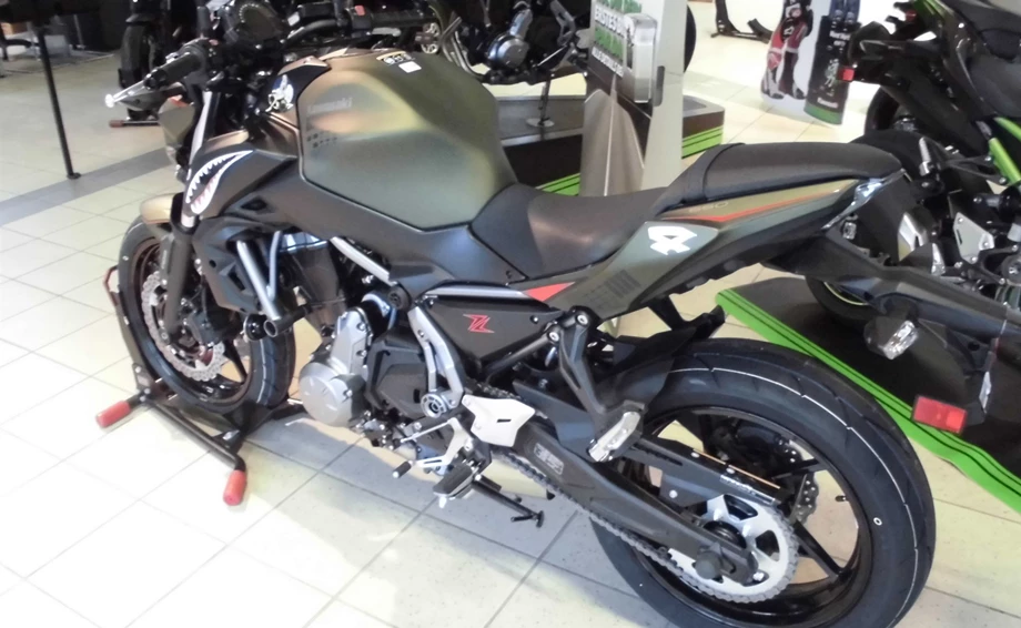 Umbgebautes Motorrad Kawasaki Z650 Bild 8: Umbgebautes Motorrad Kawasaki Z650