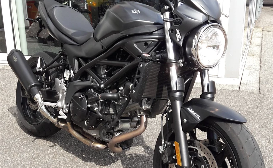 Umbgebautes Motorrad Suzuki SV650 Bild 3: Umbgebautes Motorrad Suzuki SV650