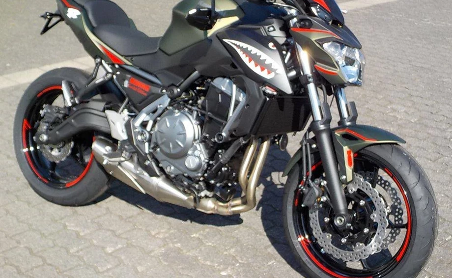 Umbgebautes Motorrad Kawasaki Z650 Bild 1: Umbgebautes Motorrad Kawasaki Z650