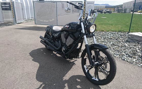Umgebautes Motorrad Victory Vegas 8-Ball von Berni´s Biker Bude - Bild 2 Umgebautes Motorrad Victory Vegas 8-Ball von Berni´s Biker Bude - Bild 2