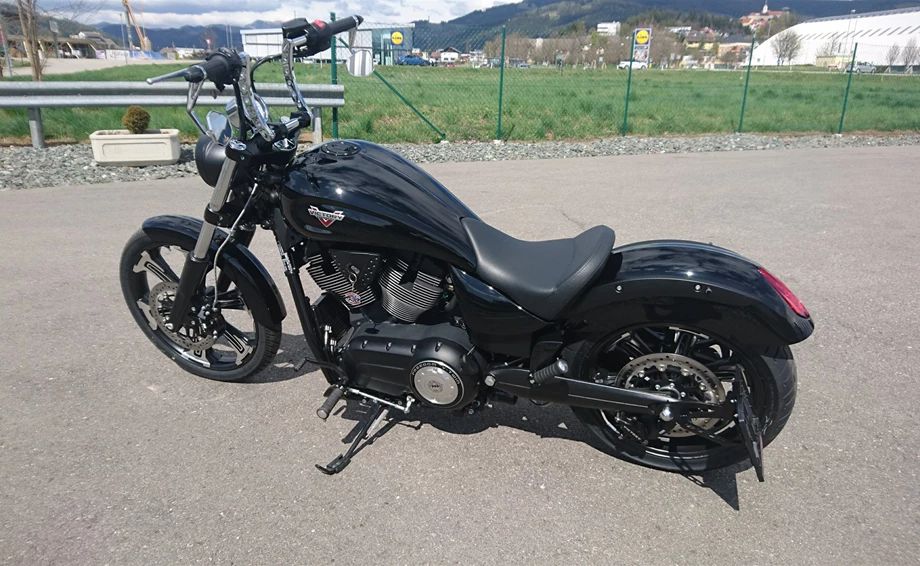 Umbgebautes Motorrad Victory Vegas 8-Ball Bild 5: Umbgebautes Motorrad Victory Vegas 8-Ball