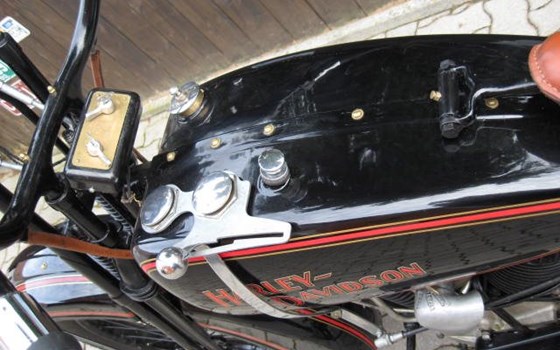 Umgebautes Motorrad Harley-Davidson Type J von Spocks Motorcycles GmbH - Bild 4 Umgebautes Motorrad Harley-Davidson Type J von Spocks Motorcycles GmbH - Bild 4