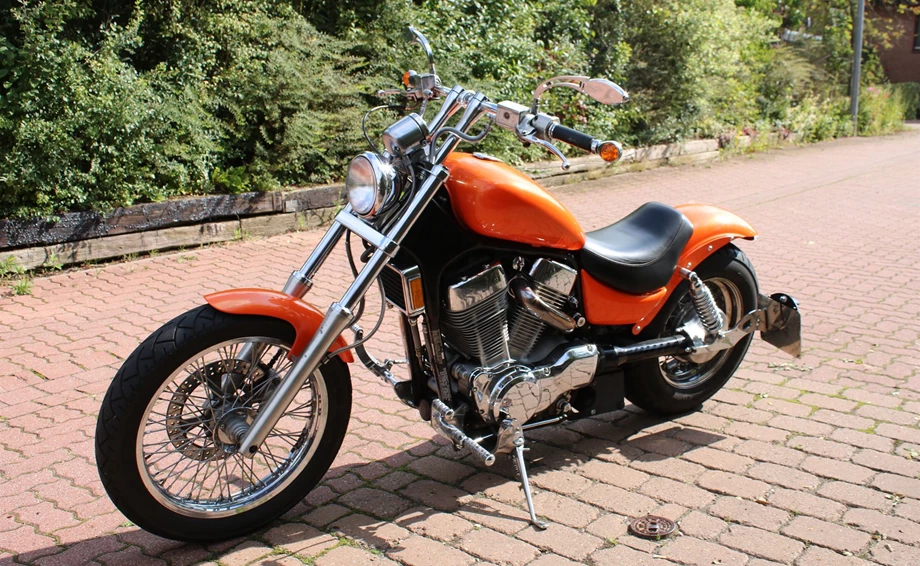 Umbgebautes Motorrad Suzuki VS 1400 GLP Intruder Bild 1: Umbgebautes Motorrad Suzuki VS 1400 GLP Intruder