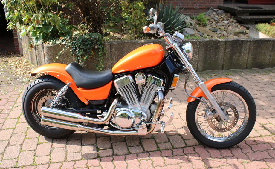 Umbgebautes Motorrad Suzuki VS 1400 GLP Intruder Bild 4: Umbgebautes Motorrad Suzuki VS 1400 GLP Intruder