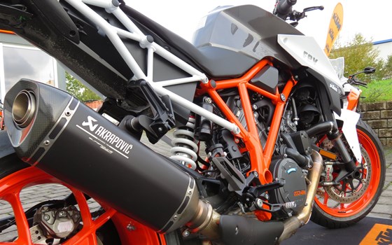 Umgebautes Motorrad KTM 1290 Super Duke R von Biker`s Point Fuchs GmbH & Co. KG - Bild 4 Umgebautes Motorrad KTM 1290 Super Duke R von Biker`s Point Fuchs GmbH & Co. KG - Bild 4