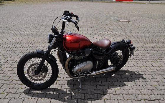 Umgebautes Motorrad Triumph Bonneville Bobber von Zweirad Hermann - Bild 1 Umgebautes Motorrad Triumph Bonneville Bobber von Zweirad Hermann - Bild 1
