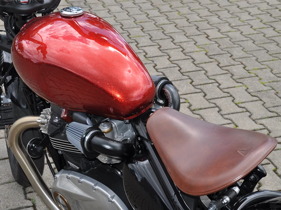 Umbgebautes Motorrad Triumph Bonneville Bobber Bild 12: Umbgebautes Motorrad Triumph Bonneville Bobber