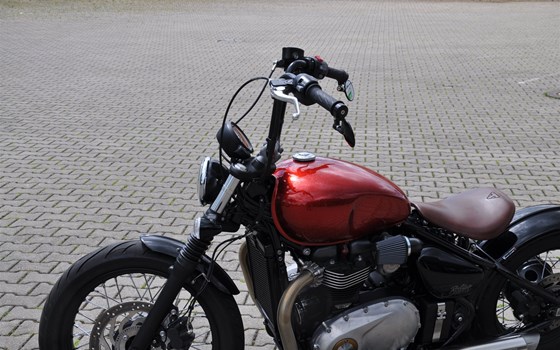Umgebautes Motorrad Triumph Bonneville Bobber von Zweirad Hermann - Bild 4 Umgebautes Motorrad Triumph Bonneville Bobber von Zweirad Hermann - Bild 4