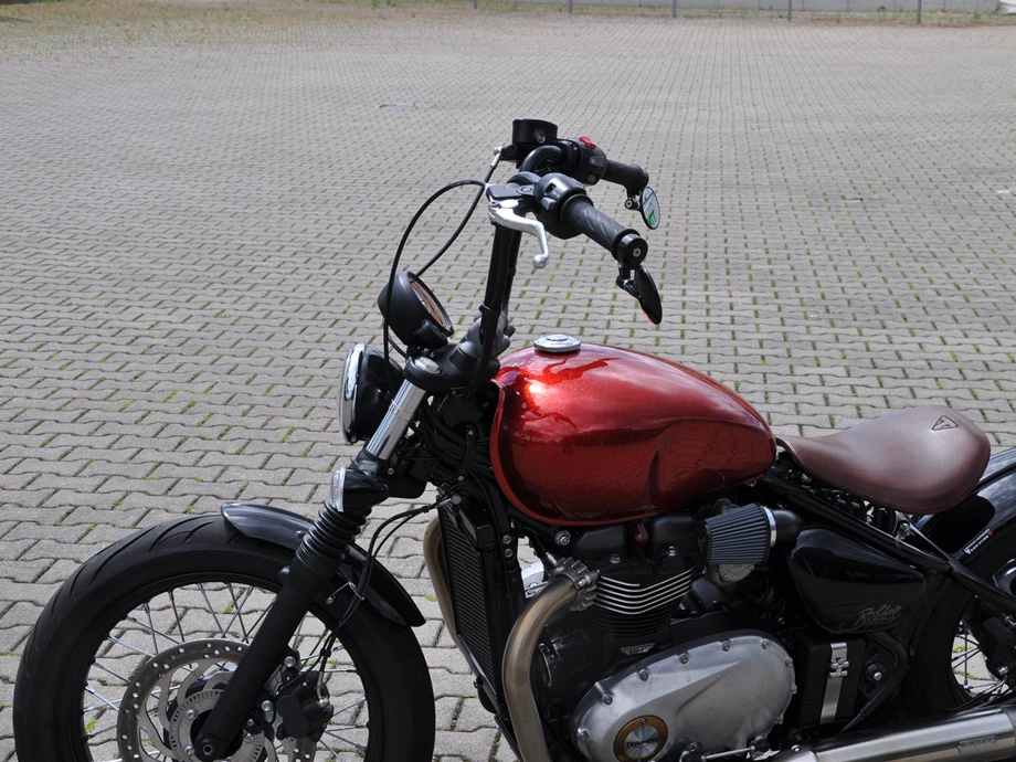 Umbgebautes Motorrad Triumph Bonneville Bobber Bild 4: Umbgebautes Motorrad Triumph Bonneville Bobber
