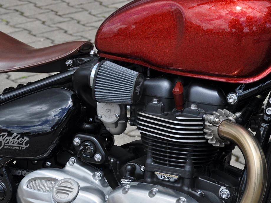 Umbgebautes Motorrad Triumph Bonneville Bobber Bild 8: Umbgebautes Motorrad Triumph Bonneville Bobber