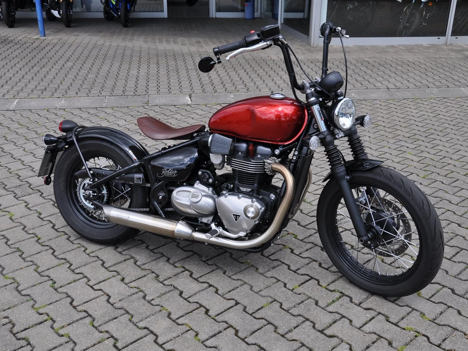 Umbgebautes Motorrad Triumph Bonneville Bobber Bild 9: Umbgebautes Motorrad Triumph Bonneville Bobber