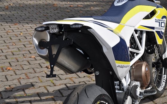 Umgebautes Motorrad Husqvarna 701 Supermoto von Zweirad Hermann - Bild 6 Umgebautes Motorrad Husqvarna 701 Supermoto von Zweirad Hermann - Bild 6