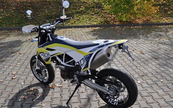 Umgebautes Motorrad Husqvarna 701 Supermoto von Zweirad Hermann - Bild 7 Umgebautes Motorrad Husqvarna 701 Supermoto von Zweirad Hermann - Bild 7