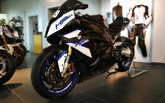 Umgebautes Motorrad BMW HP4 von BMW Motorradcenter Heermann-Rhein - Bild 5 Umgebautes Motorrad BMW HP4 von BMW Motorradcenter Heermann-Rhein - Bild 5