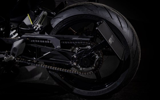 Umgebautes Motorrad Husqvarna Vitpilen 701 von Hertrampf Racing Emsbüren - Bild 6 Umgebautes Motorrad Husqvarna Vitpilen 701 von Hertrampf Racing Emsbüren - Bild 6