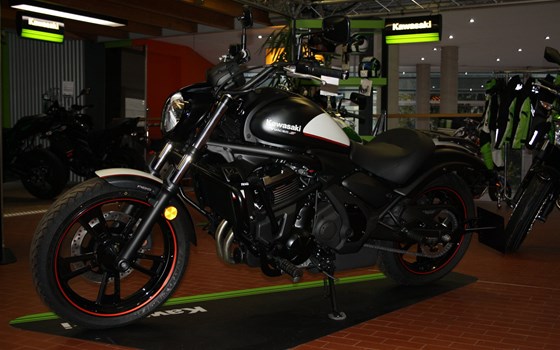Umgebautes Motorrad Kawasaki Vulcan S Special Edition von Zweirad Waibel GmbH & Co. KG - Bild 2 Umgebautes Motorrad Kawasaki Vulcan S Special Edition von Zweirad Waibel GmbH & Co. KG - Bild 2