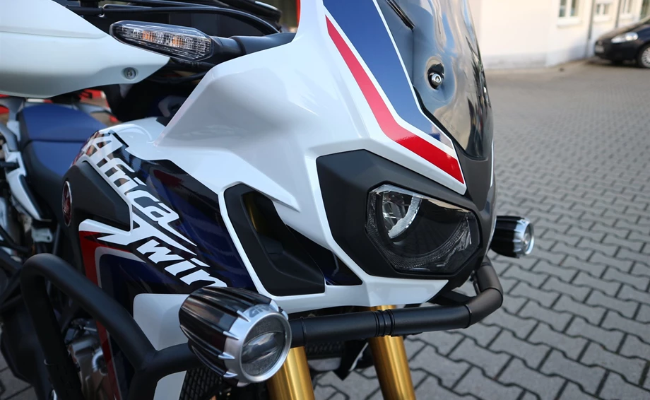 Rebuilt motorbike Honda CRF1000L Africa Twin Bild 14: Rebuilt motorbike Honda CRF1000L Africa Twin