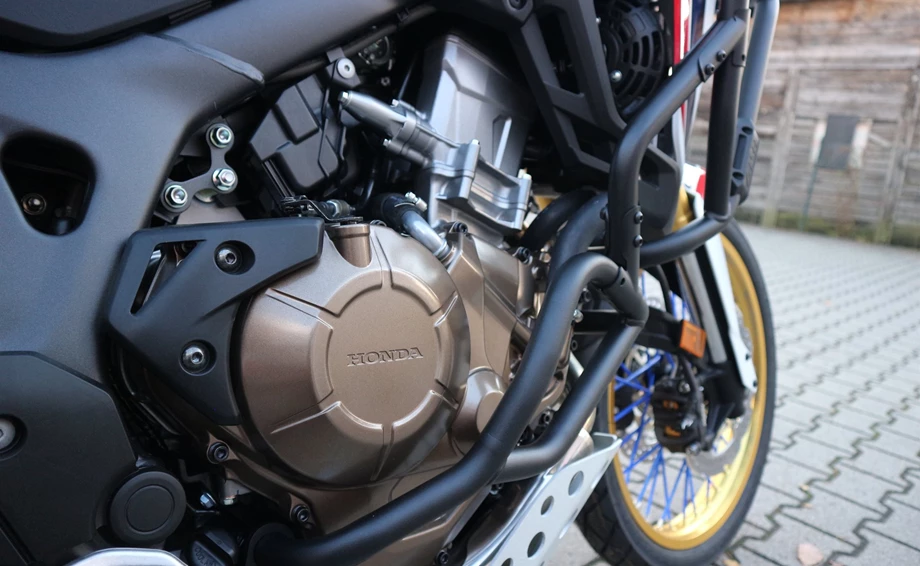 Rebuilt motorbike Honda CRF1000L Africa Twin Bild 19: Rebuilt motorbike Honda CRF1000L Africa Twin