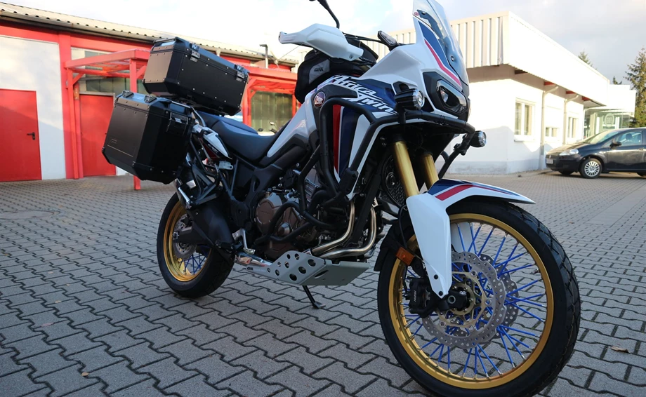 Rebuilt motorbike Honda CRF1000L Africa Twin Bild 5: Rebuilt motorbike Honda CRF1000L Africa Twin