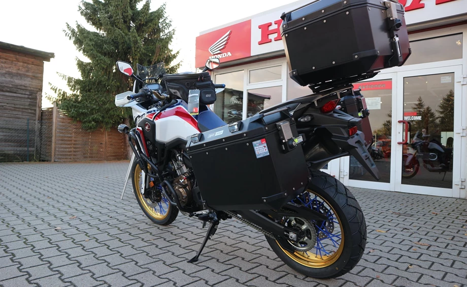 Rebuilt motorbike Honda CRF1000L Africa Twin Bild 6: Rebuilt motorbike Honda CRF1000L Africa Twin