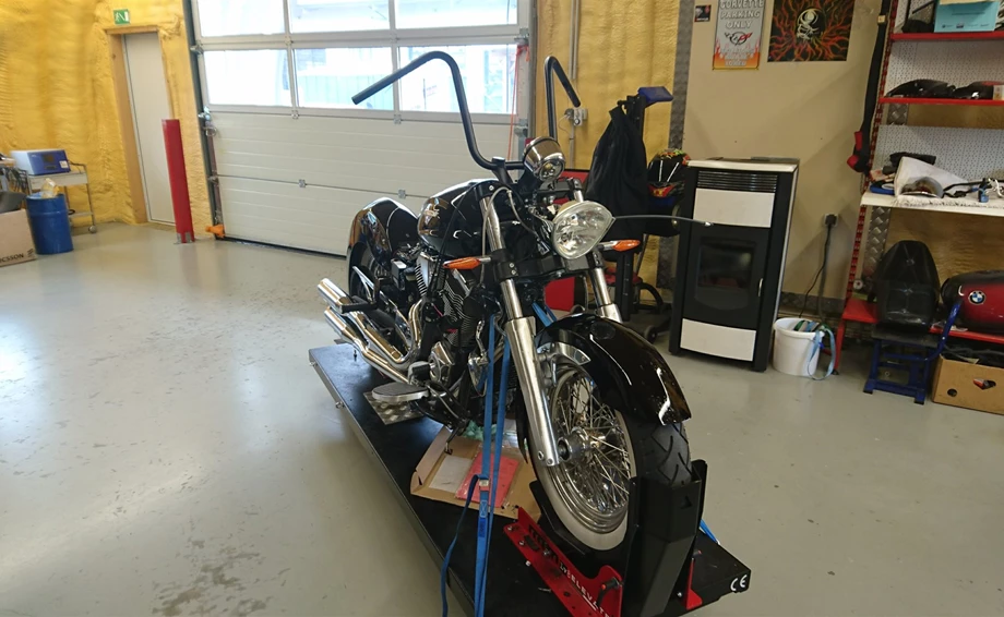 Umbgebautes Motorrad Victory Boardwalk Bild 1: Umbgebautes Motorrad Victory Boardwalk