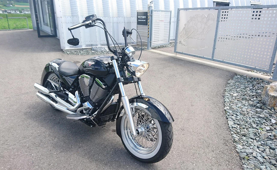 Umbgebautes Motorrad Victory Boardwalk Bild 9: Umbgebautes Motorrad Victory Boardwalk