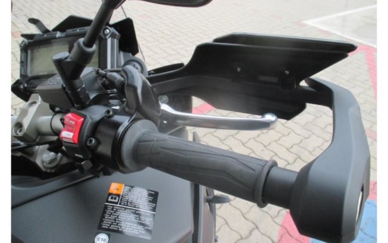 Umgebautes Motorrad Yamaha Tracer 900 von Motor-Bike - Bild 10 Umgebautes Motorrad Yamaha Tracer 900 von Motor-Bike - Bild 10